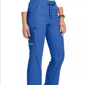Sketchers BARCO Reliance 3 Pocket Drawstring Cargo Pants and matching scrub top